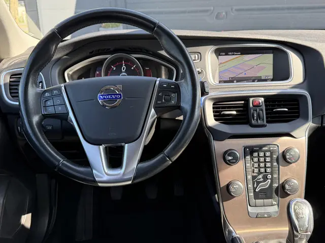 Volvo V40 3