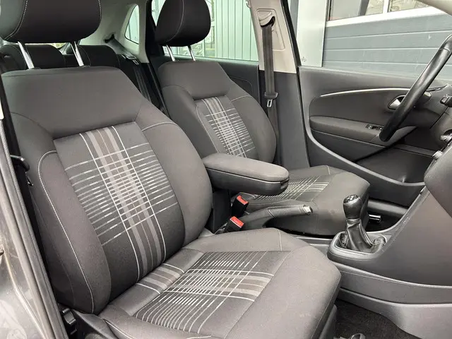 Volkswagen Polo 1.0 Lounge Edition 2015 Benzine 18