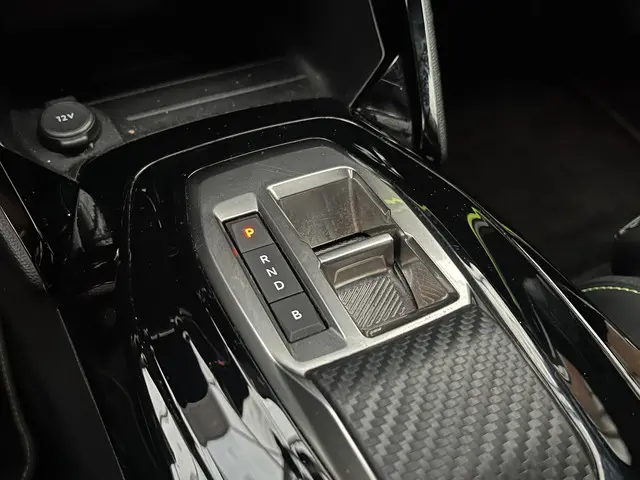 Peugeot e-2008 EV GT 54 kWh Automaat 2024 Elektrisch 18