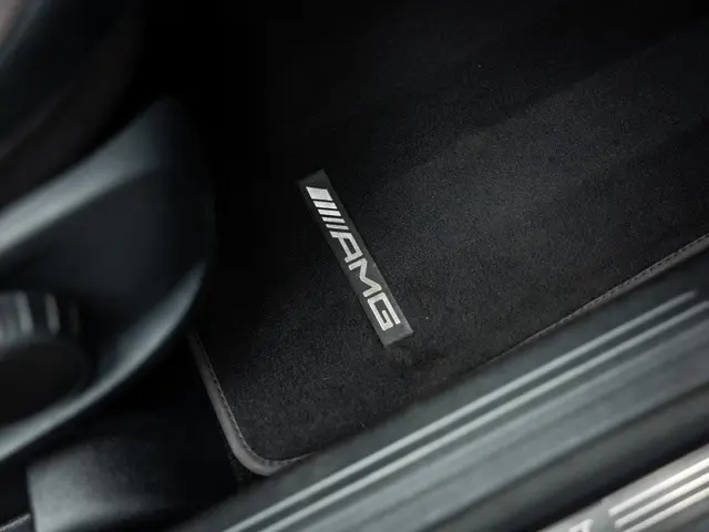 Mercedes-Benz GLA 200 AMG Line 2023 Benzine 24