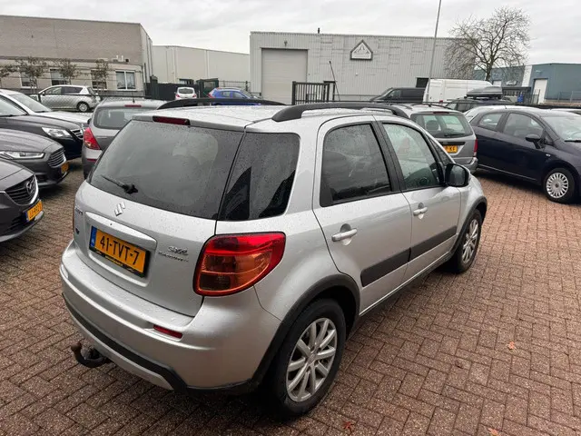 Suzuki SX4 1.6 Executive 2012 Benzine