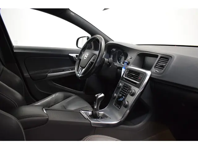 Volvo V60 2.0 T3 153pk Polar+ 2017 Benzine 6