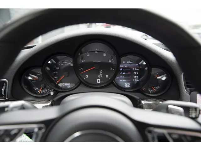 Porsche 911 3.0 Carrera 2018 Benzine 23