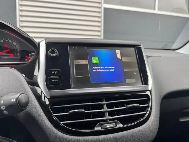 Peugeot 208 1.2 VTi Envy 2014 Benzine 14