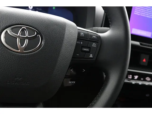 Toyota C-HR 1.8 Hybrid 140 Dynamic 2024 Hybride Benzine 18