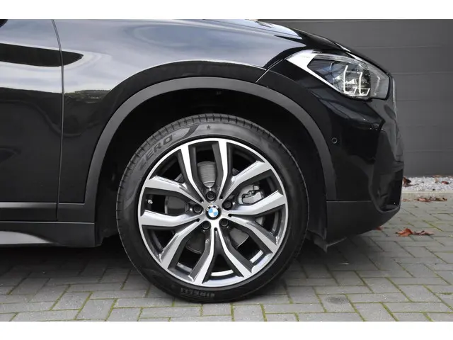 BMW X1 sDrive20i High Executive 2020 Benzine 14