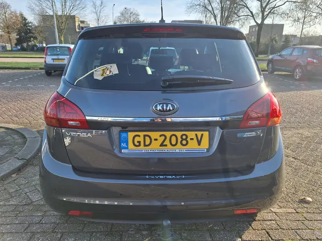 Kia Venga 1.4 CVVT First Edition (trekhaak) 2015 Benzine 7