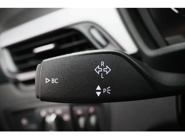 BMW X1 sDrive18i Executive Automaat 2020 Benzine 33