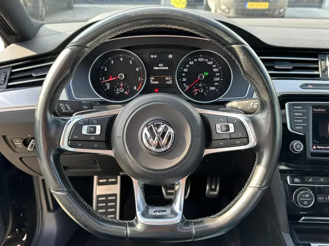 Volkswagen Passat 1.4 TSI R-Line / Pano / Leder 2016 Benzine 14