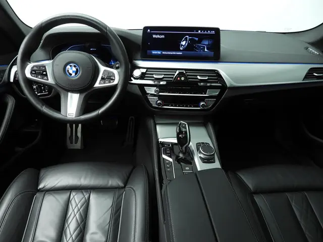 BMW 5 Serie Touring 530e 2024 Hybride Benzine 10