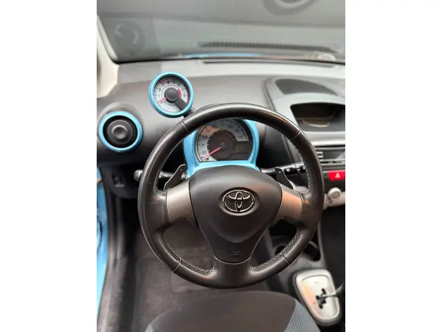 Toyota Aygo 1.0 VVT-i Dynamic Blue Automaat 2013 Benzine 28