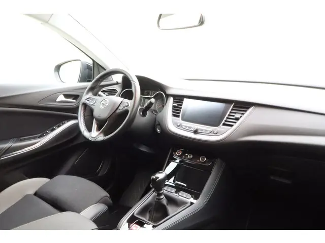 Opel Grandland X 3