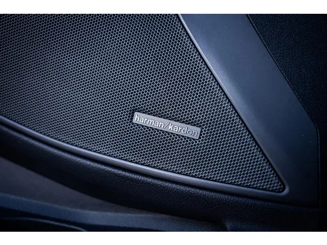 BMW 3 Serie 330i M-Sport 2019 Benzine 43