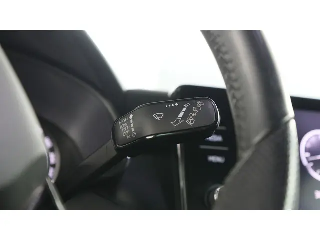 Škoda Scala 1.0 TSI 110pk Sport Business 2023 Benzine 25