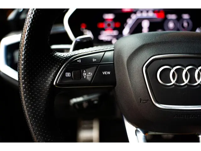 Audi Q3 RS PANO|AUT7|LEDER|RSDYNAMIC 2021 Benzine 16