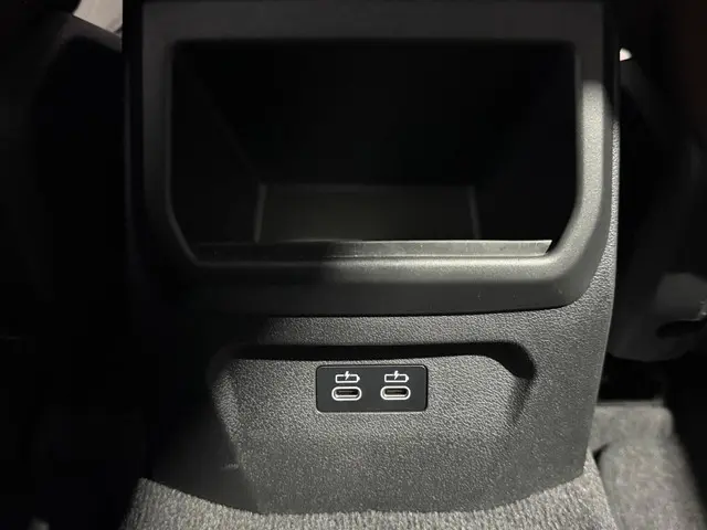 BMW 1 Serie 120 M Sport Design Edition 2024 Benzine 23