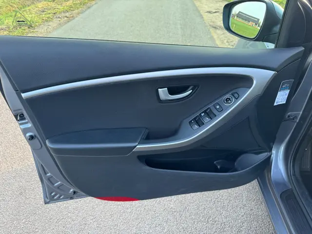 Hyundai i30 1.6 GDI i-Motion Plus 2015 Benzine 11