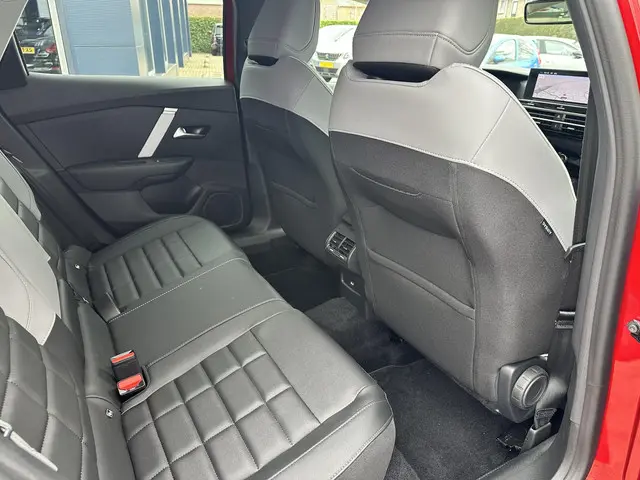 Citroën C4 1.2 Hybrid 145 PK Max 2025 Hybride Benzine 33