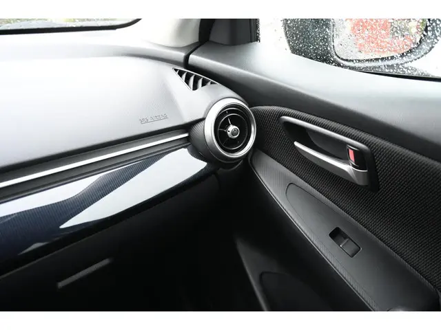 Mazda 2 Skyactiv-G 90 6MT Style Selected 2021 Benzine 26