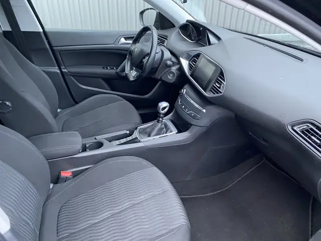 Peugeot 308 SW 1.2 PureTech Allure 2016 Benzine 17