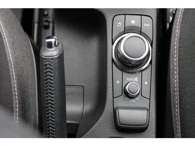 Mazda 2 1.5 e-SkyActiv-G 90 Exclusive-Line 2024 Benzine 23