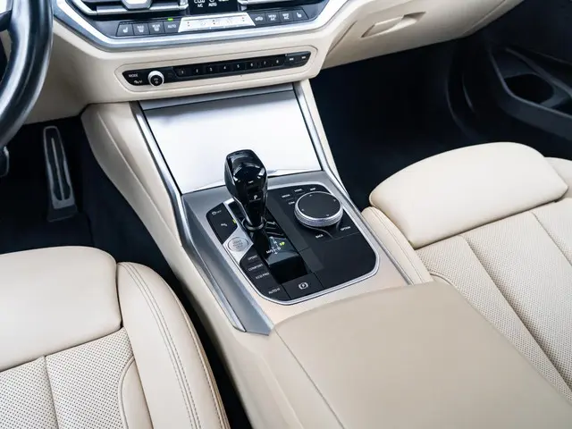 BMW 3 Serie Sedan M340i xDrive 2022 Benzine 25