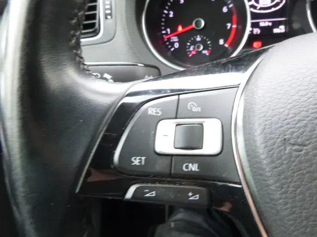 Volkswagen Polo 1.2 TSI Highline R-LINE 2015 Benzine 21