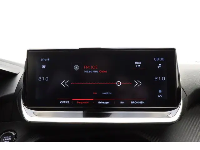 Peugeot 2008 1.2 PureTech Allure 2021 Benzine 23