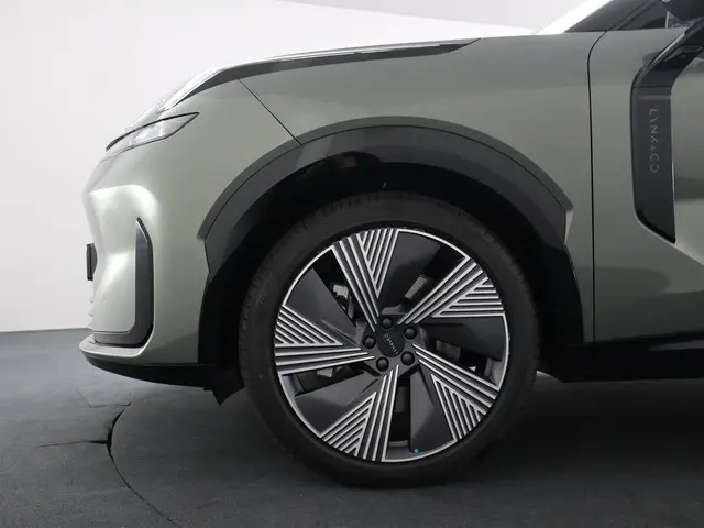 Lynk & Co 08 1.5 More 2025 Hybride Benzine 16