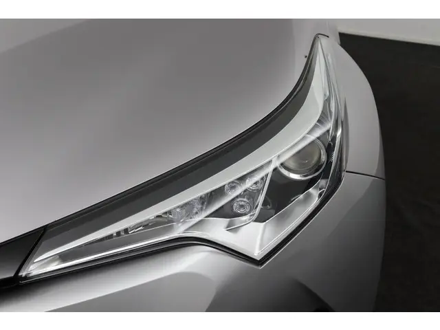 Toyota C-HR 1.8 Hybrid Active 2019 Hybride Benzine 15