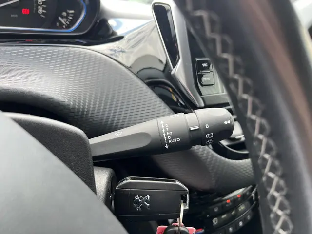 Peugeot 2008 1.2 PureTech Allure 2019 Benzine 15