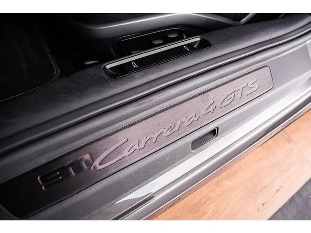 Porsche 911 3.0 Carrera 4 GTS 2022 Benzine 31