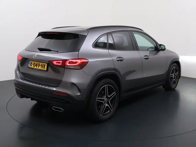 Mercedes-Benz GLA 180 AMG line 2021 Benzine 2