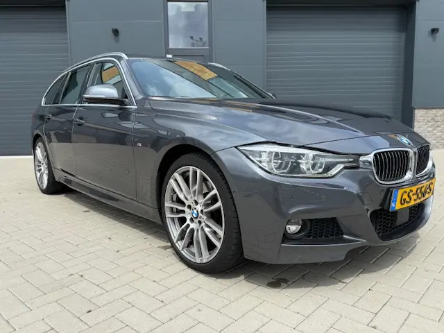BMW 3 Serie Touring 330i xDrive M Sport 2015 Benzine 4