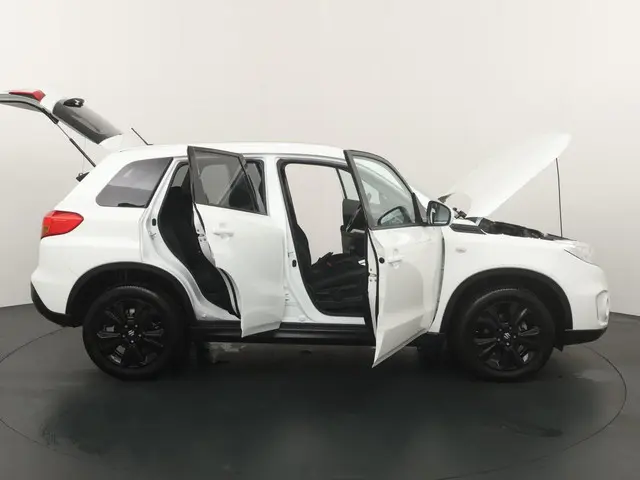 Suzuki Vitara 1.6 Black&White Exclusive 2016 Benzine 22