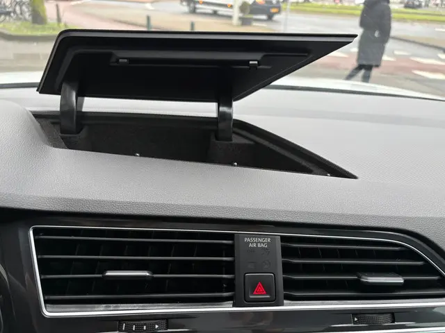 Volkswagen Tiguan 1.5 TSI R-Line Pano 2022 Benzine 27