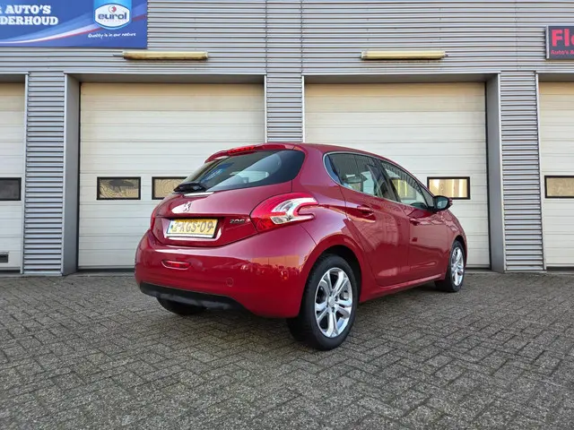 Peugeot 208 1.2 VTi Blue Lease Executive 2013 Benzine 7