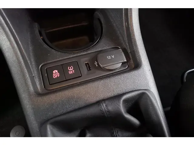 Volkswagen up! 1.0 BMT move up! 2019 Benzine 25