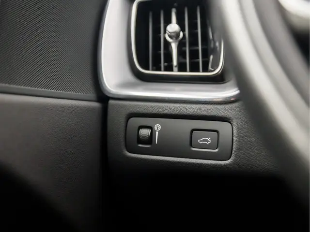 Volvo XC60 2.0 B5 AWD Inscription Sport 2020 Benzine 25