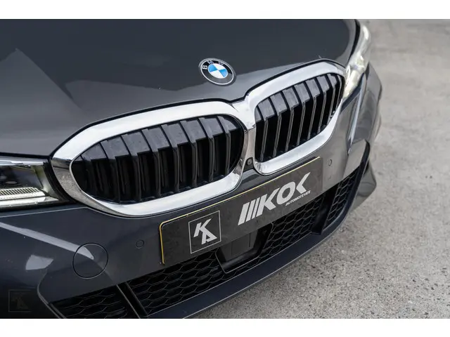 BMW 3 Serie 320i High Executive Edition 2020 Benzine 64