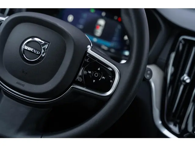 Volvo V60 Cross Country B5 AWD Ultimate 2024 Benzine 34