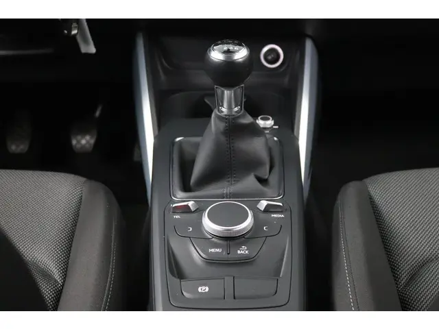 Audi Q2 30 TFSI epic 2020 Benzine 15