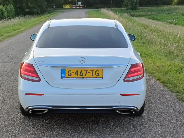 Mercedes-Benz E-Klasse 200 Premium 2017 Benzine 7