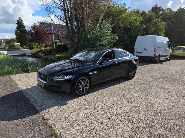 Jaguar XE 2.0 D Corporate Edition R-Sport 2016 Diesel 11