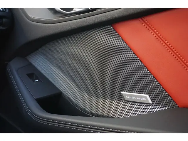 BMW 1 Serie 5-deurs 120 2025 Benzine 32