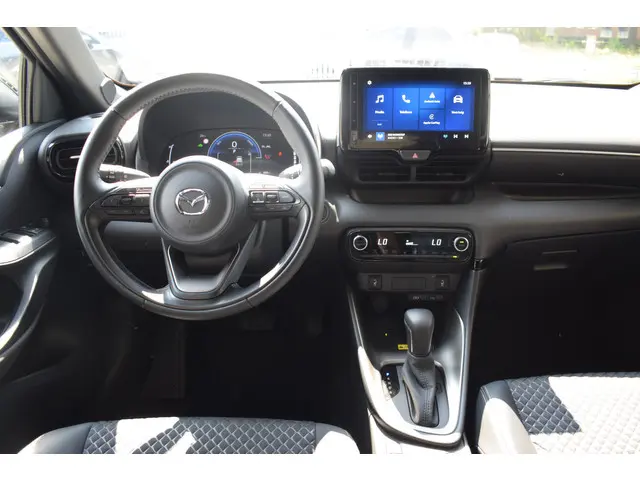 Mazda 2 Hybrid 1.5 Homura 2024 Hybride Benzine 12