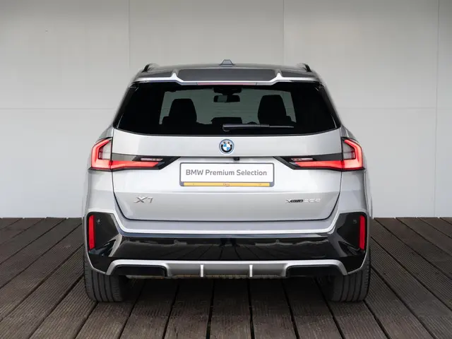BMW X1 xDrive25e 2025 Hybride Benzine 5