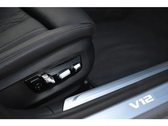 BMW 7 Serie M760Li xDrive 2019 Benzine 37