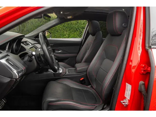 Jaguar E-PACE 2.0 P250 AWD First Edition 2018 Benzine 4