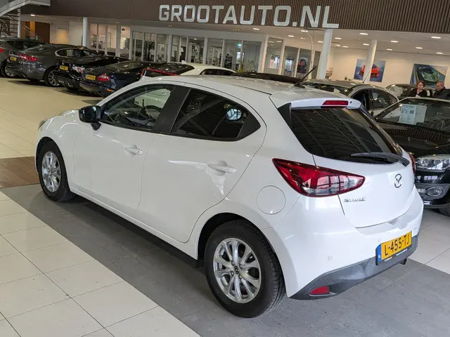 Mazda 2 1.5 Skyactiv-G GT-M 2015 Benzine 3